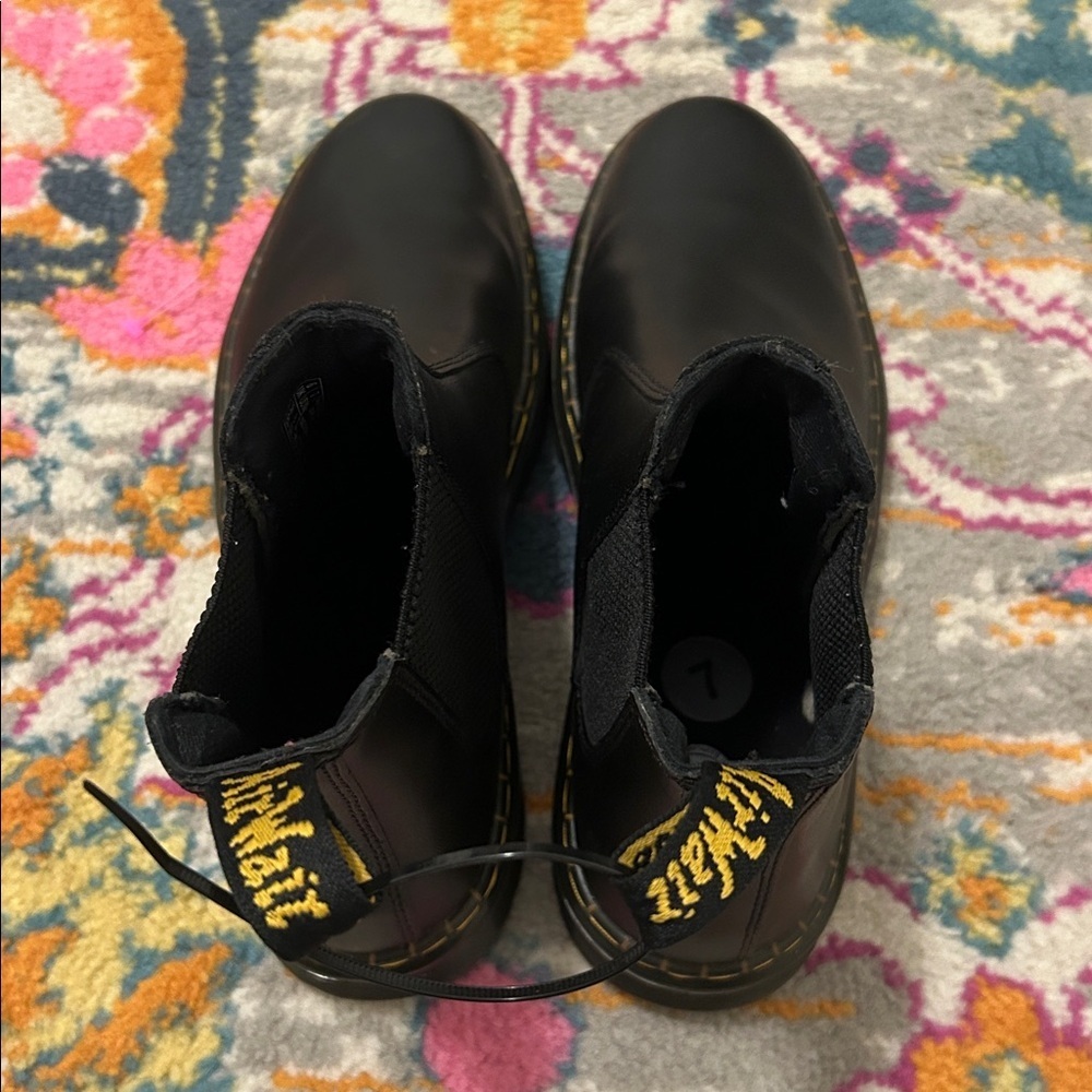 Dr. Martens 2976 Smooth Leather Chelsea Boots In Black Size 7 - Picture 6 of 16